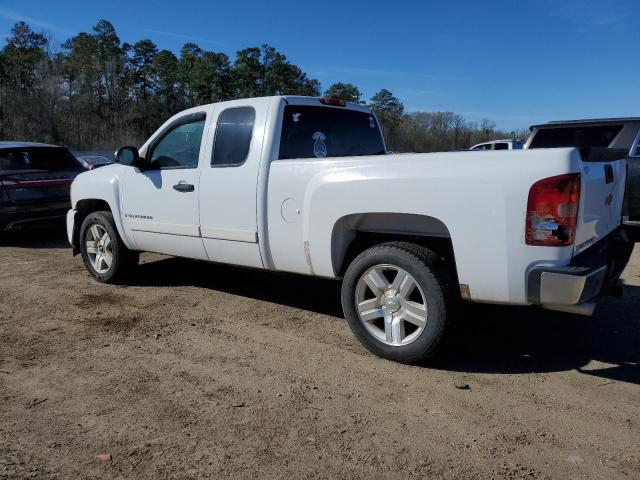 2GCEC19J671731755 - 2007 CHEVROLET SILVERADO C1500 WHITE photo 2