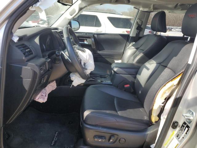 JTEBU5JR2J5554051 - 2018 TOYOTA 4RUNNER SR5/SR5 PREMIUM 银色 照片 7