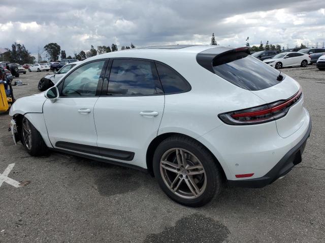 WP1AA2A50NLB08663 - 2022 PORSCHE MACAN WHITE photo 2