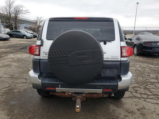 JTEBU11F570023074 - 2007 TOYOTA FJ CRUISER SILVER photo 6