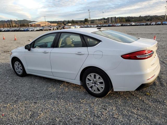 3FA6P0G77KR177470 - 2019 FORD FUSION S WHITE photo 2