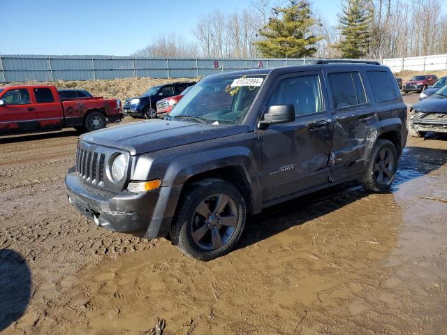 1C4NJPFA9FD185596 - 2015 JEEP PATRIOT LATITUDE GRAY photo 1