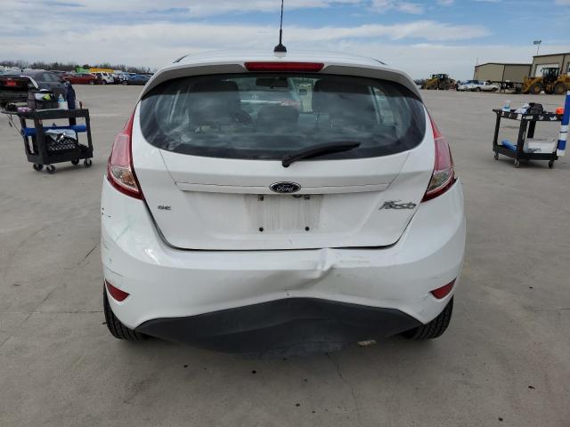 3FADP4EJ0JM122285 - 2018 FORD FIESTA SE WHITE photo 6