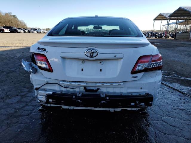 4T1BF3EK4BU721125 - 2011 TOYOTA CAMRY BASE WHITE photo 6