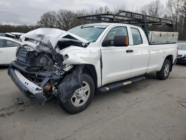5TFCY5F1XJX023684 - 2018 TOYOTA TUNDRA DOUBLE CAB SR/SR5 WHITE photo 1