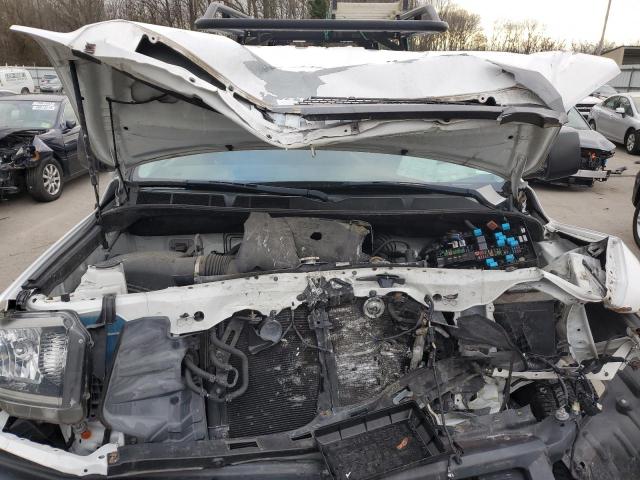 5TFCY5F1XJX023684 - 2018 TOYOTA TUNDRA DOUBLE CAB SR/SR5 WHITE photo 11
