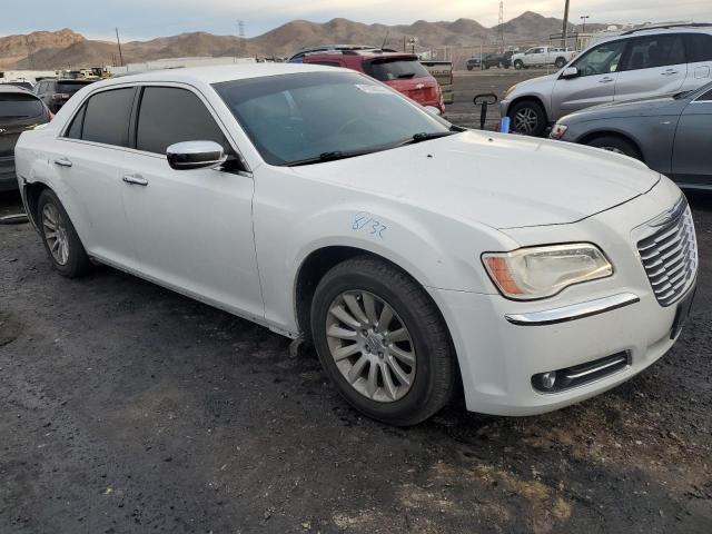 2C3CCAAG4EH135902 - 2014 CHRYSLER 300 WHITE photo 4