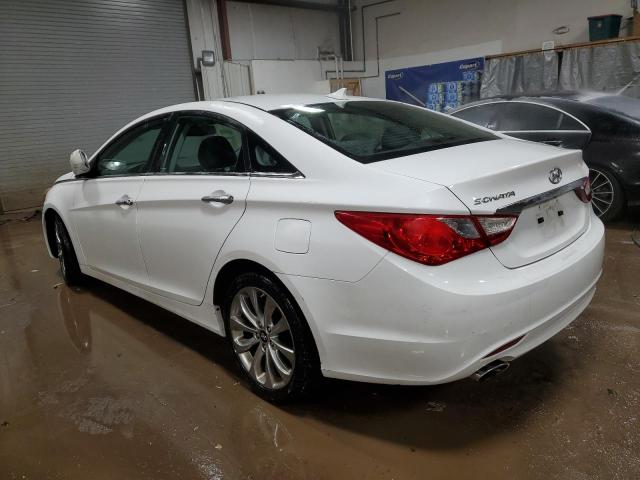 5NPEC4AC7DH576495 - 2013 HYUNDAI SONATA SE WHITE photo 2