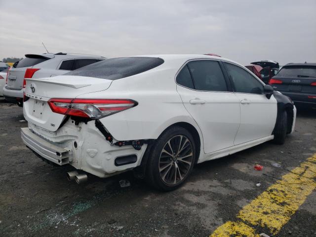 4T1B11HK0JU017842 - 2018 TOYOTA CAMRY L WHITE photo 3