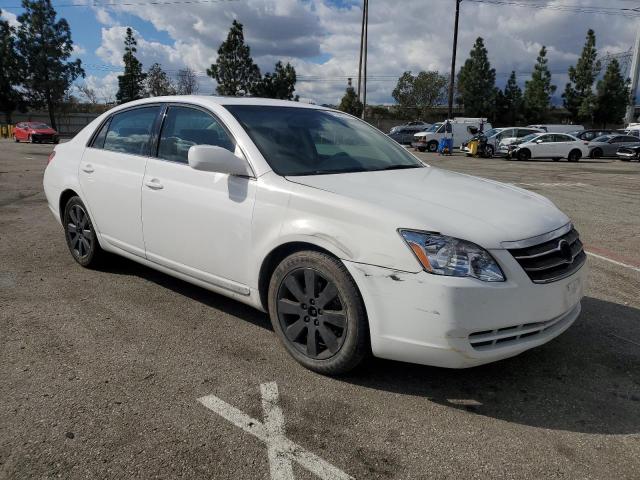 4T1BK36BX6U068638 - 2006 TOYOTA AVALON XL WHITE photo 4