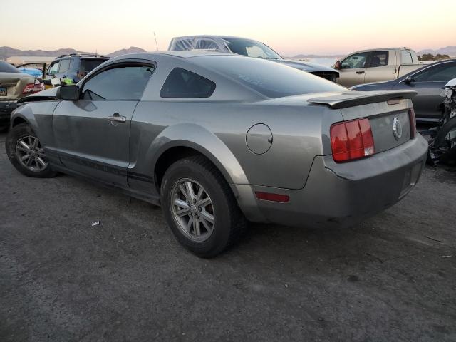 1ZVHT80N785129143 - 2008 FORD MUSTANG SILVER photo 2