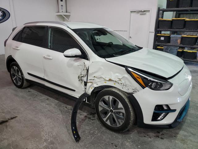 KNDCC3LG8N5161141 - 2022 KIA NIRO S WHITE photo 4