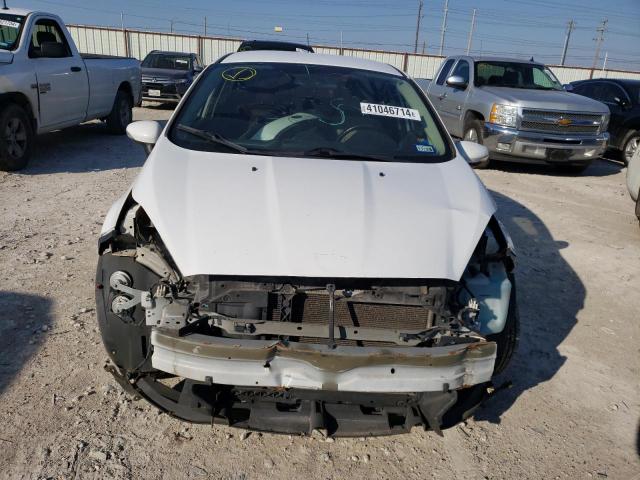 3FADP4BJ2EM136425 - 2014 FORD FIESTA SE WHITE photo 5