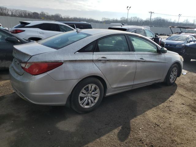 5NPEB4AC3CH320646 - 2012 HYUNDAI SONATA GLS SILVER photo 3