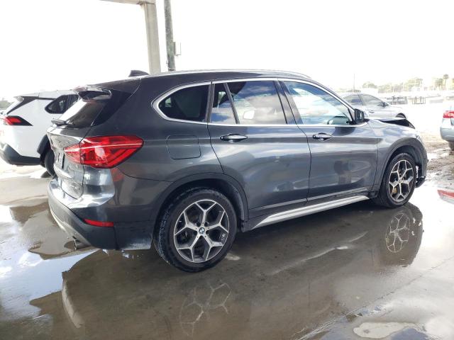 WBXHU7C3XJ3H43258 - 2018 BMW X1 SDRIVE28I GRAY photo 3