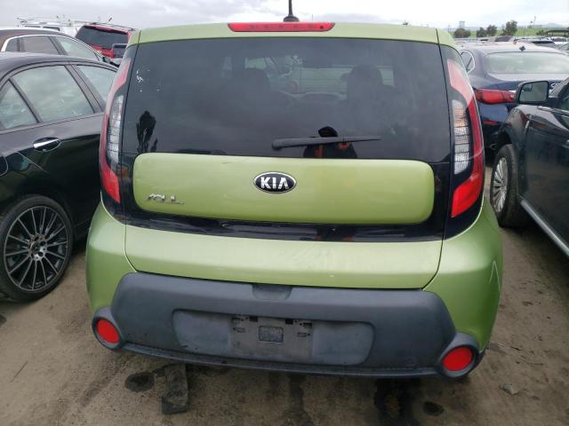 KNDJN2A29F7789413 - 2015 KIA SOUL GREEN photo 6