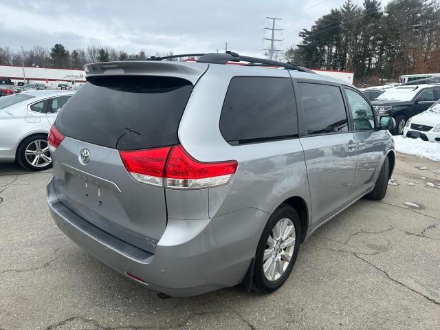 5TDDK3DC9DS068902 - 2013 TOYOTA SIENNA XLE SILVER photo 4