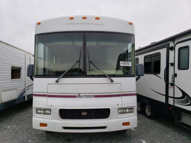 5B4LP57G223348172 - 2002 WORKHORSE CUSTOM CHASSIS MOTORHOME P3500 WHITE photo 9