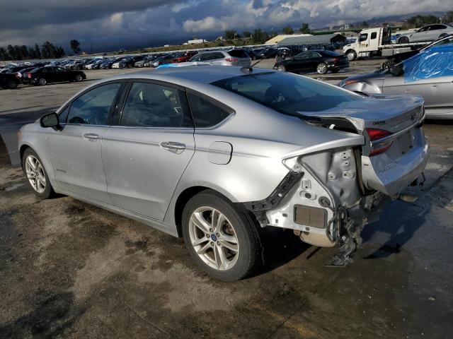 3FA6P0LU7JR241176 - 2018 FORD FUSION SE HYBRID SILVER photo 2