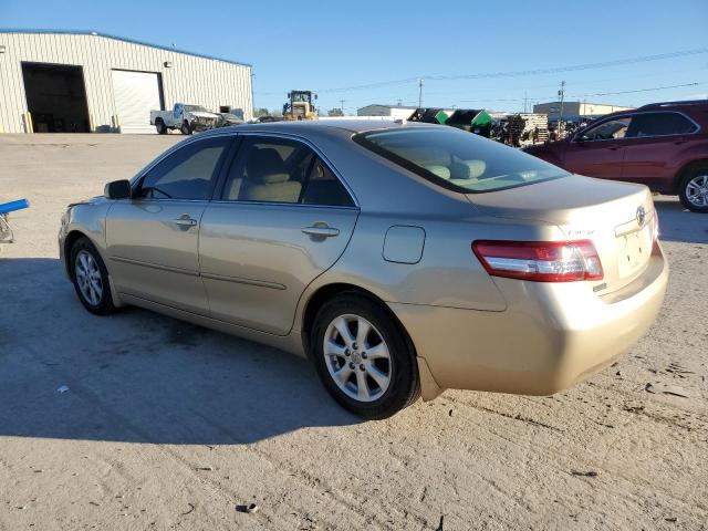 4T1BF3EK1BU644875 - 2011 TOYOTA CAMRY BASE GOLD photo 2