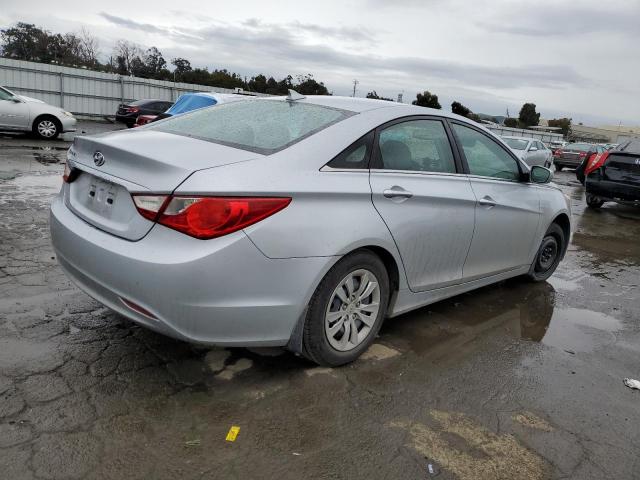 5NPEB4AC0DH575739 - 2013 HYUNDAI SONATA GLS SILVER photo 3