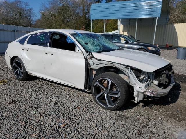 1HGCV1F15JA040656 - 2018 HONDA ACCORD LX WHITE photo 4