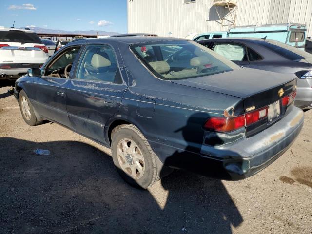 JT2BF28K3W0120255 - 1998 TOYOTA CAMRY LE GREEN photo 2