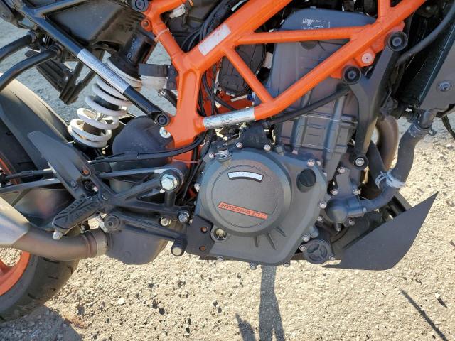 MD2JPJ409MC257690 - 2021 KTM 390 DUKE TWO TONE photo 7