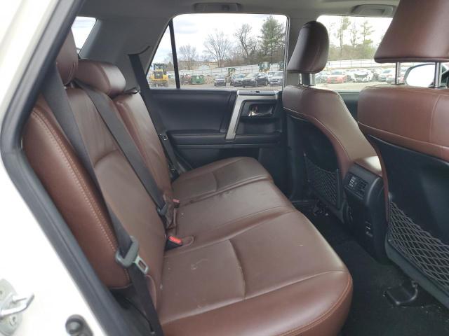 JTEBU5JR8J5555561 - 2018 TOYOTA 4RUNNER SR5/SR5 PREMIUM 白色 照片 11