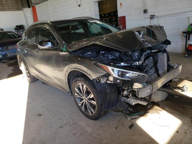 SJKCH5CR6HA028028 - 2017 INFINITI QX30 BASE 灰色 照片 4