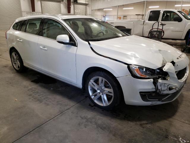 YV140MEC4F1186117 - 2015 VOLVO V60 PREMIER+ WHITE photo 4