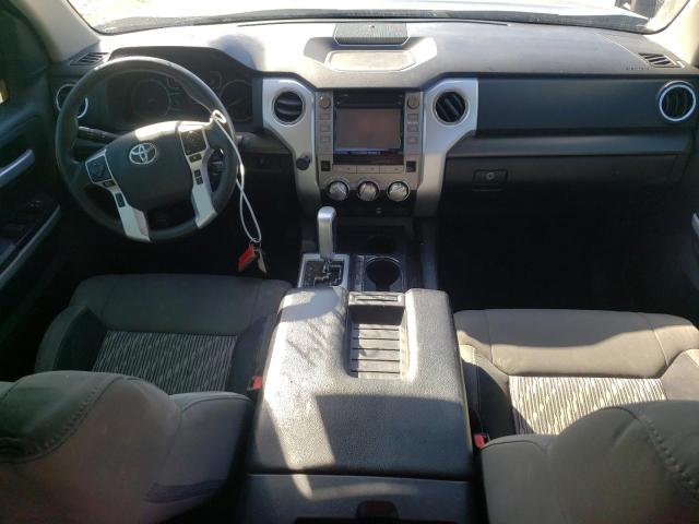 5TFRM5F12JX123266 - 2018 TOYOTA TUNDRA DOUBLE CAB SR/SR5 SILVER photo 8