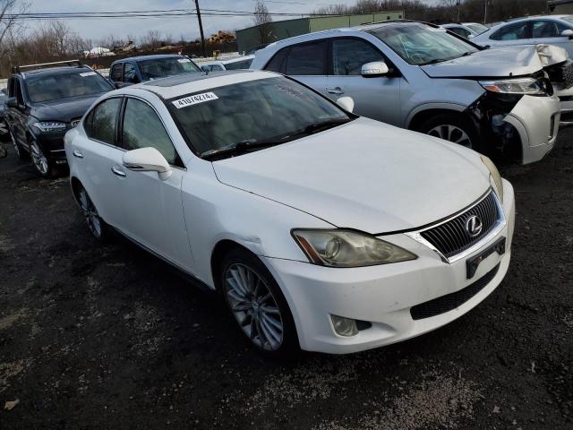 JTHCK262295034967 - 2009 LEXUS IS 250 WHITE photo 4