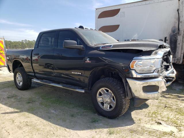 3C6UR5CL3NG181714 - 2022 RAM 2500 TRADESMAN Czarny zdjęcie 4