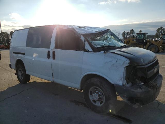 1GCZGFBA2A1153745 - 2010 CHEVROLET EXPRESS G2 WHITE photo 4