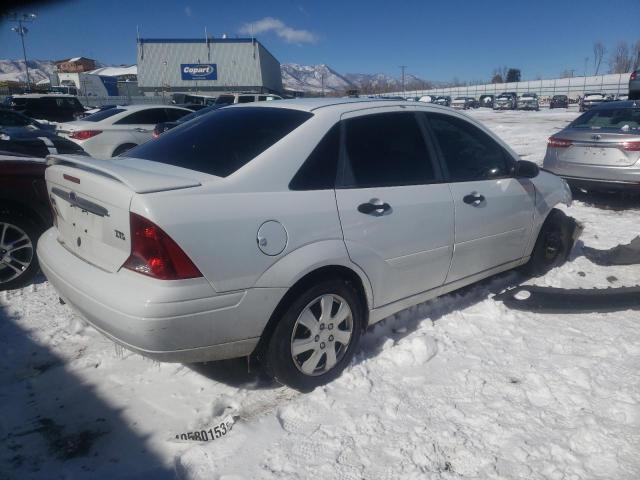 1FAFP38362W135639 - 2002 FORD FOCUS ZTS WHITE photo 3