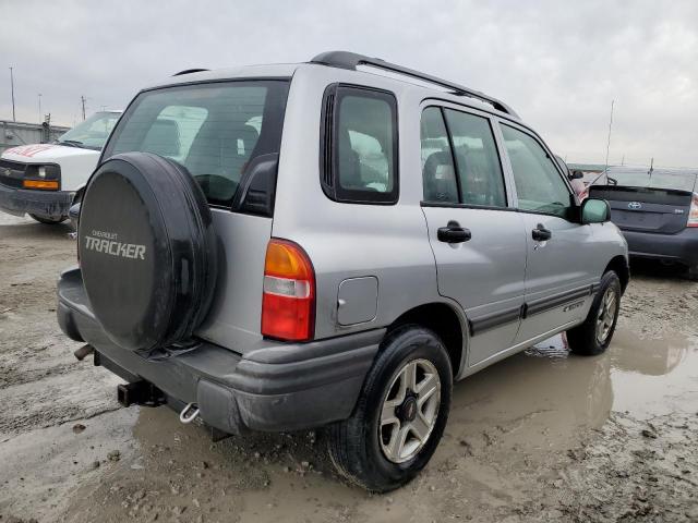 2CNBJ13C826939498 - 2002 CHEVROLET TRACKER SILVER photo 3