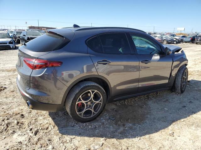 ZASFAKPN7J7B93901 - 2018 ALFA ROMEO STELVIO SPORT GRAY photo 3