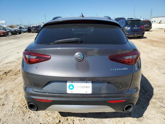 ZASFAKPN7J7B93901 - 2018 ALFA ROMEO STELVIO SPORT Grau Foto 6