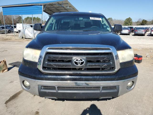 5TFEY5F1XBX100905 - 2011 TOYOTA TUNDRA CREWMAX SR5 BLACK photo 5