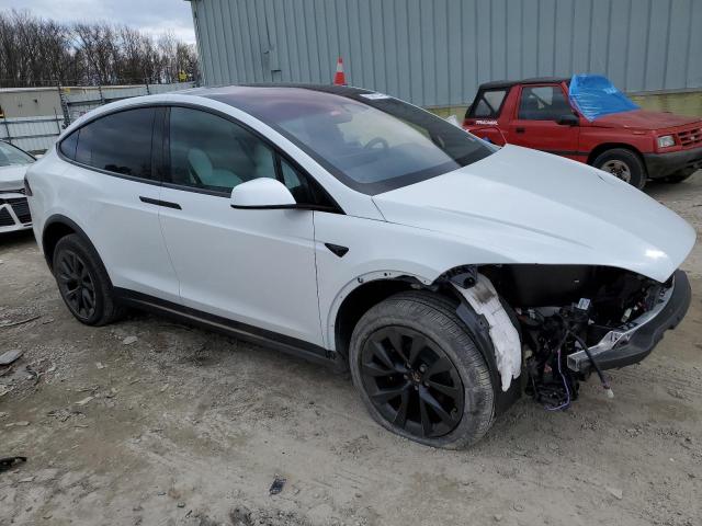 7SAXCBE5XPF399357 - 2023 TESLA MODEL X WHITE photo 4