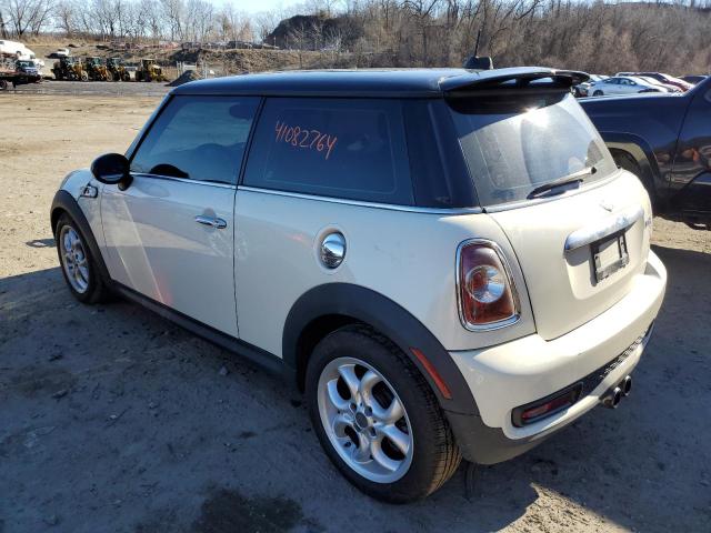 WMWSV3C53BTY20350 - 2011 MINI COOPER S WHITE photo 2