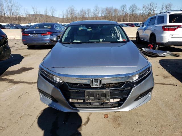 1HGCV1F44JA111906 - 2018 HONDA ACCORD EX SILVER photo 5