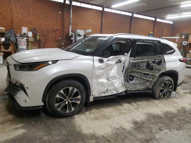 5TDGZRBH0MS099045 - 2021 TOYOTA HIGHLANDER XLE WHITE photo 1