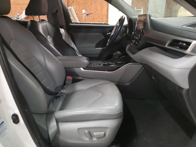 5TDGZRBH0MS099045 - 2021 TOYOTA HIGHLANDER XLE WHITE photo 7