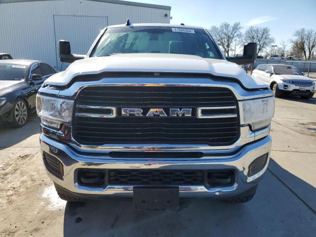 3C6UR5JL9MG555163 - 2021 RAM 2500 BIG HORN WHITE photo 5