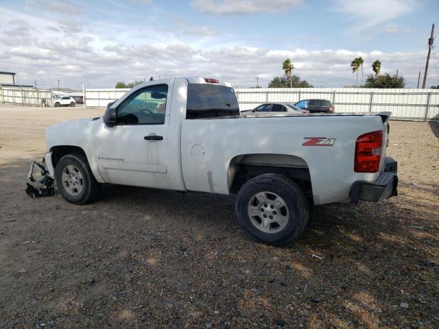 1GCEC14J97Z651381 - 2007 CHEVROLET SILVER1500 C1500 WHITE photo 2