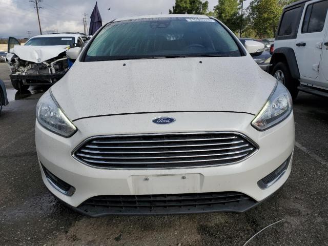 1FADP3N28GL246334 - 2016 FORD FOCUS TITANIUM WHITE photo 5