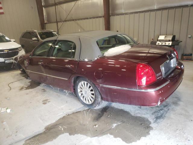 1LNHM82W23Y695509 - 2003 LINCOLN TOWN CAR S MAROON photo 2