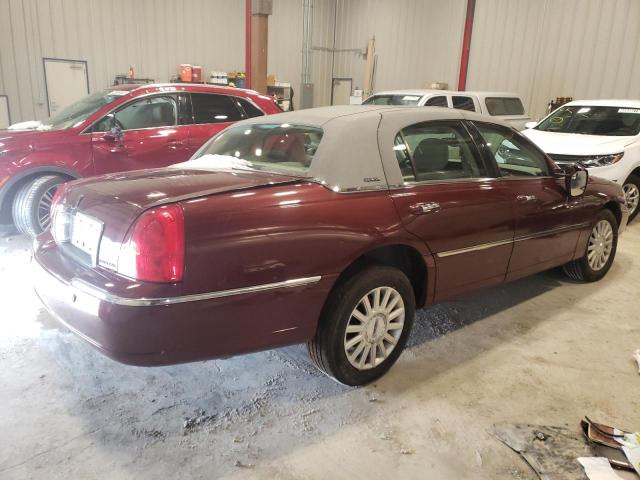 1LNHM82W23Y695509 - 2003 LINCOLN TOWN CAR S MAROON photo 3